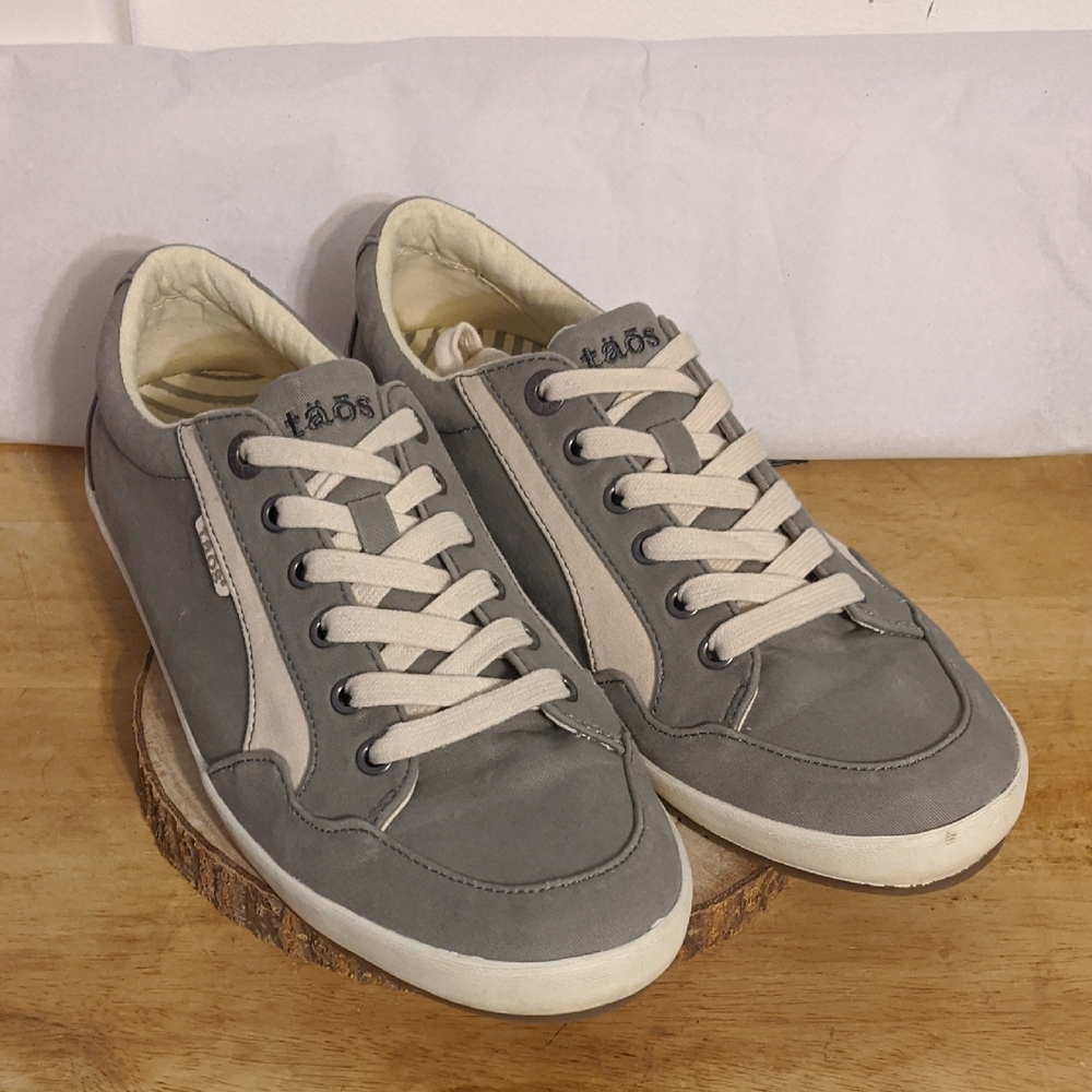 Taos Shooting Star Gray and Cream Low-Top Sneakers with Suede Finish Mens 11